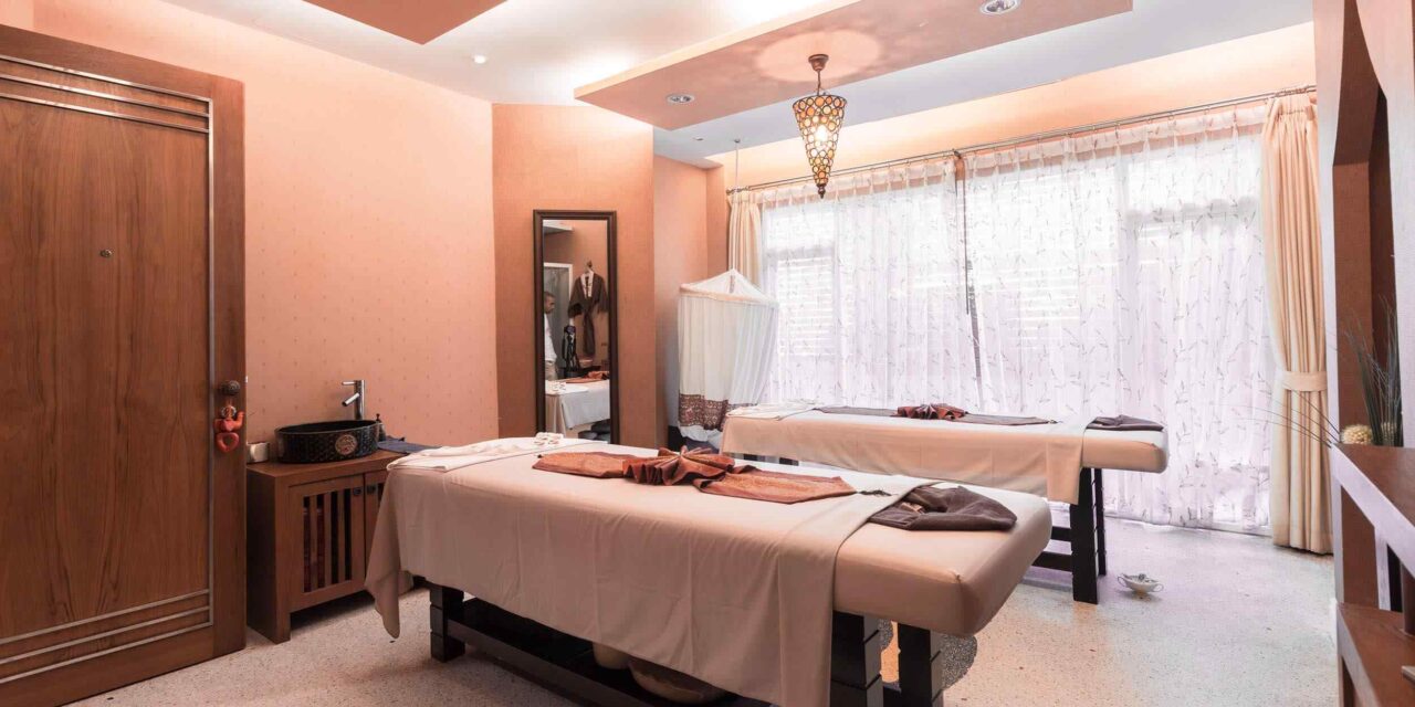 https://hairsalon.litwebb.com/wp-content/uploads/2018/10/spa-inside-bg-2-1280x640.jpg