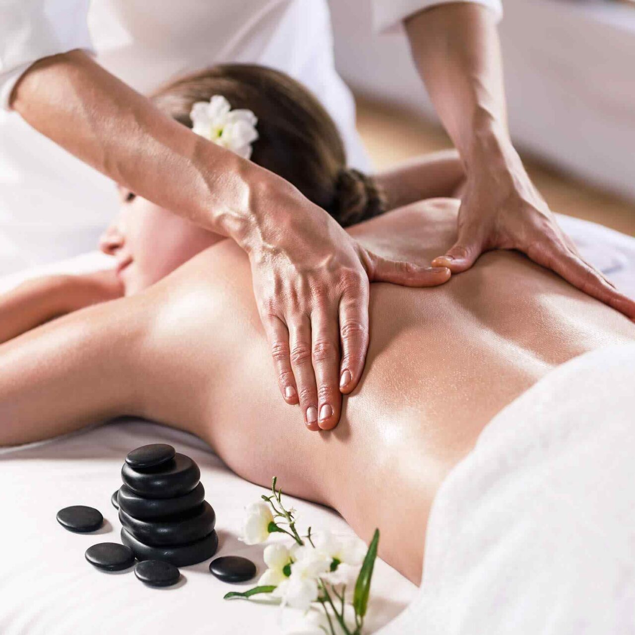 https://hairsalon.litwebb.com/wp-content/uploads/2018/10/spa-massage-17-1280x1280.jpg